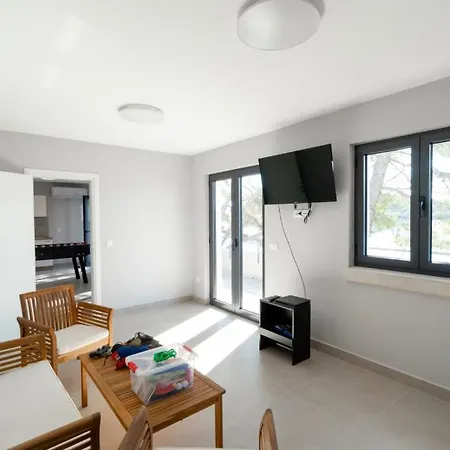 فيلة Lipovac By Guide *