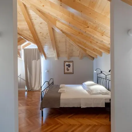 فيلة Lipovac By Guide