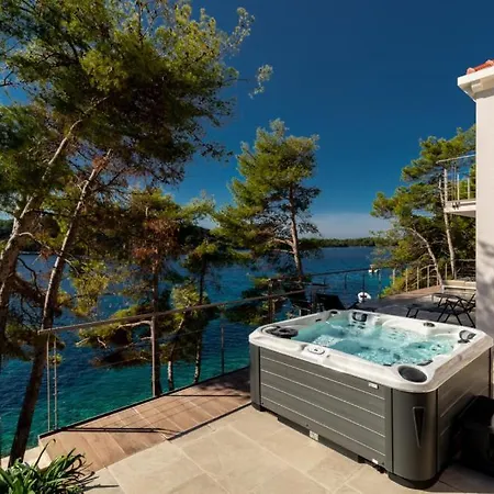 فيلة Lipovac By Guide